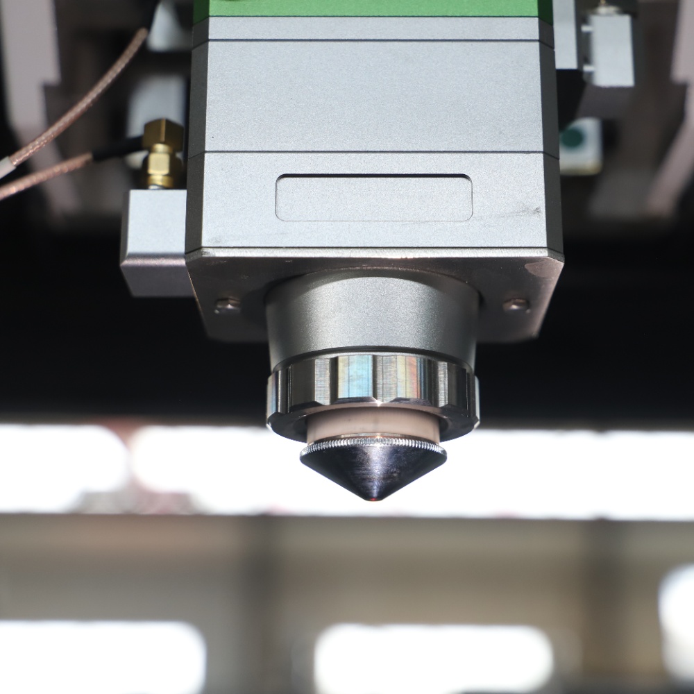 Mesin Pemotong Laser Serat unt - Industrial Laser Systems ulasan dan harga